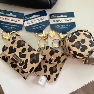 Itzy Ritzy mini key chain wallet
